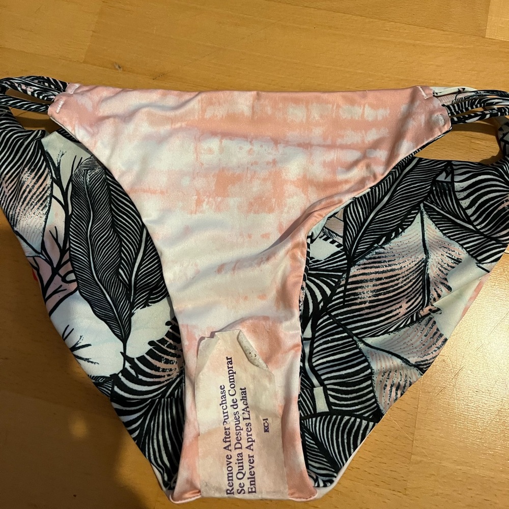 Reversible Roxy bikini bottoms - Picture 2 of 3